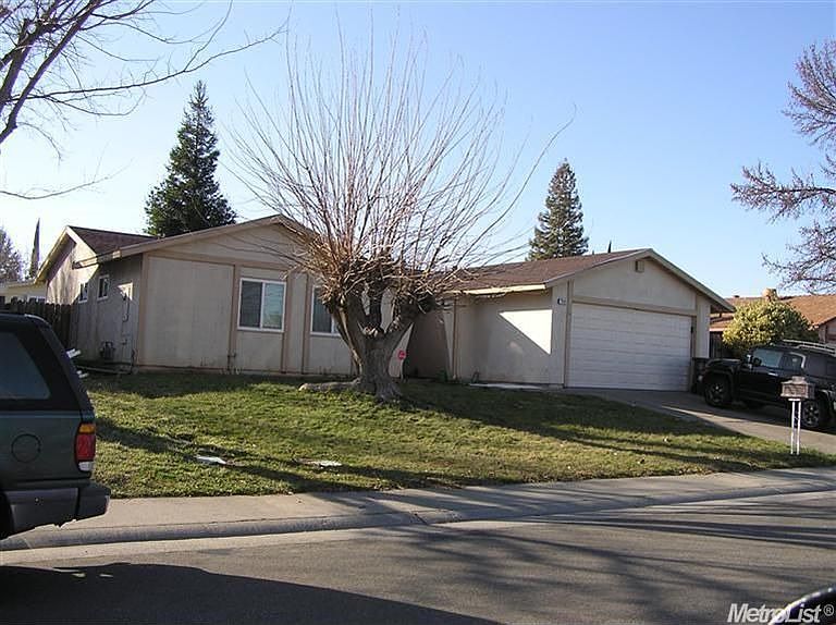 1st image of 7529 Blackthorne Way