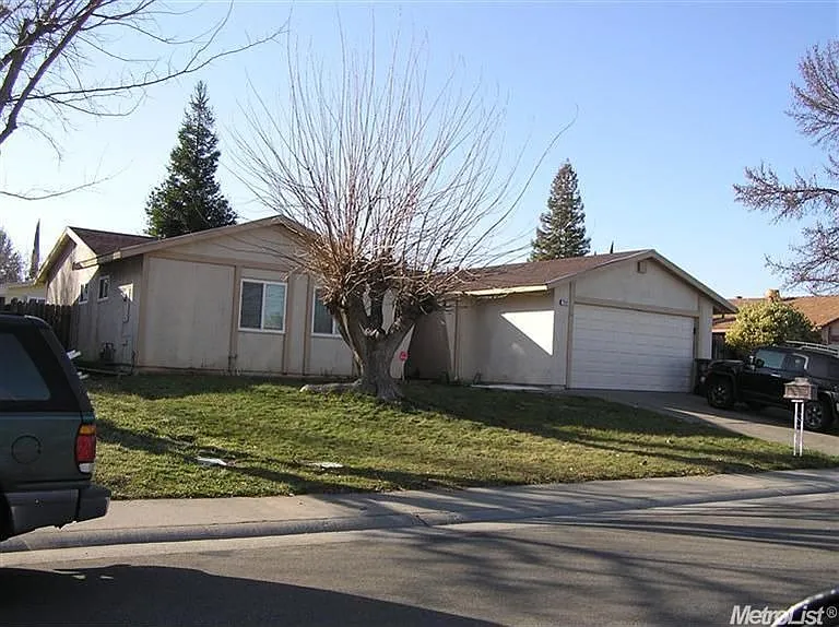 7529 Blackthorne Way photo 1