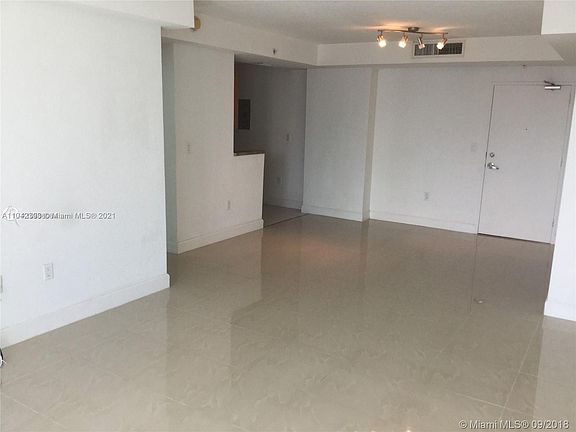 4th image of 7501 E Treasure Dr #Penthouse B