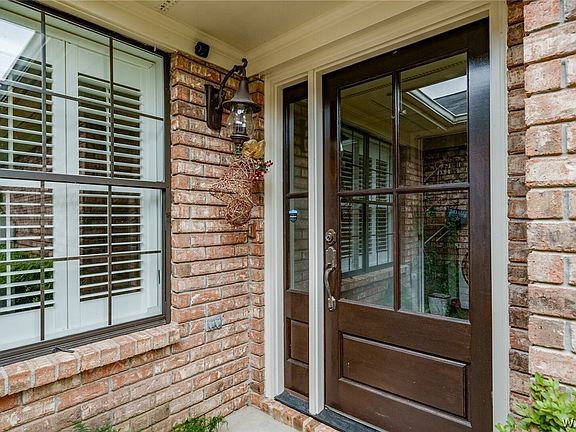 5th image of 1715 Saint Andrews Dr