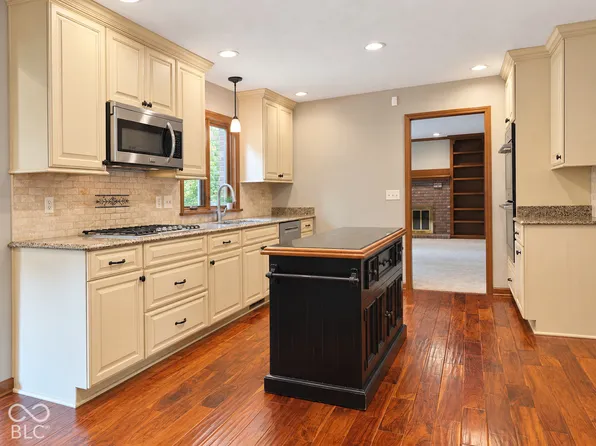 13111 Derbyshire Ct, Carmel, IN 46033