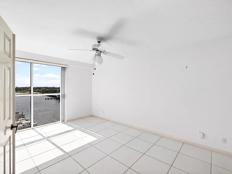 3901 S Flagler Dr #901 — Photo 8