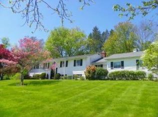 6 Blackthorn Dr, New Fairfield, CT 06812