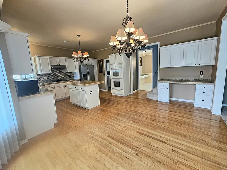29221 Fieldstone — Photo 15