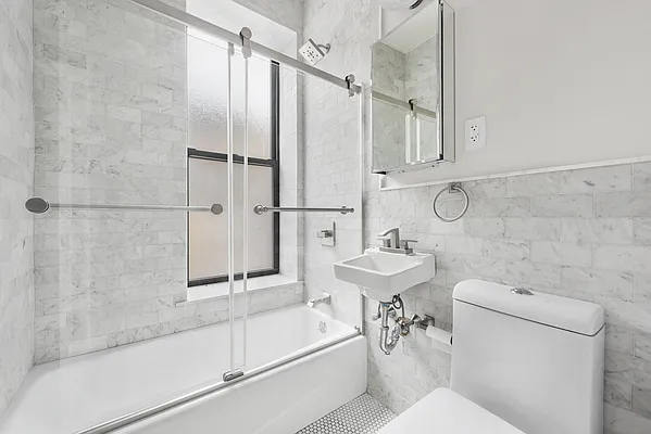 Rented by BH Brokerage Group | media 6
