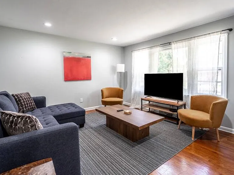 7049 Midland Dr — Photo 9