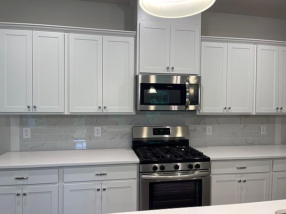 4th image of 3895 Carlington Dr