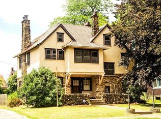 305 Rhodes Pl, New Castle, PA 16101