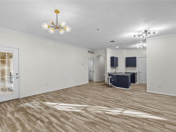 4th image of 5641 Roswell Rd Unit 103