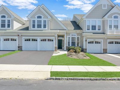 197 Symphony Drive #197, Lake Grove, NY, 11755