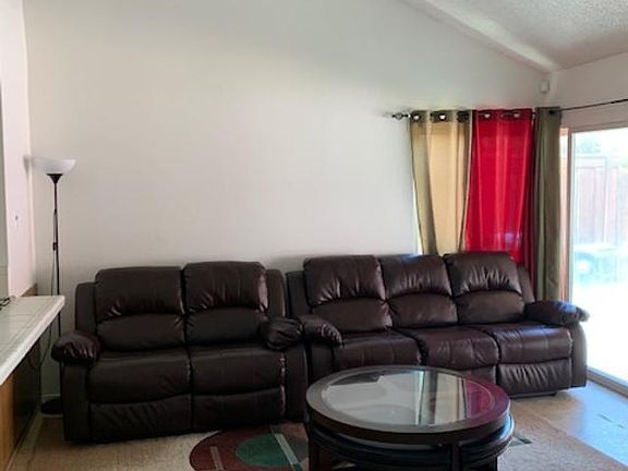 3rd image of 2530 Sugarplum Dr