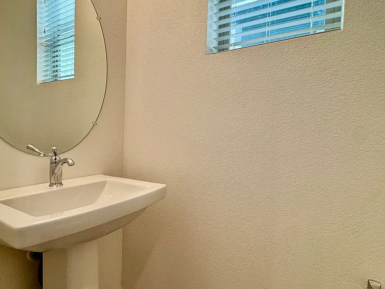 196 Log Pond Ln — Photo 31