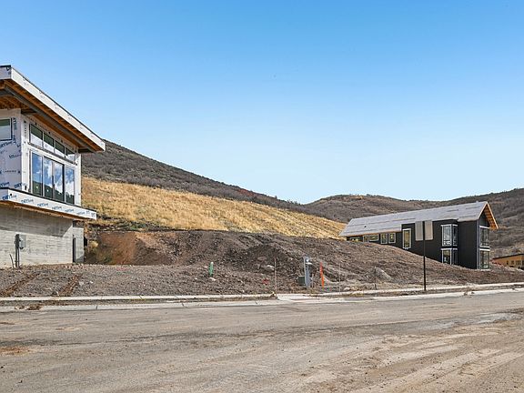 4th image of 4092 Harris Way