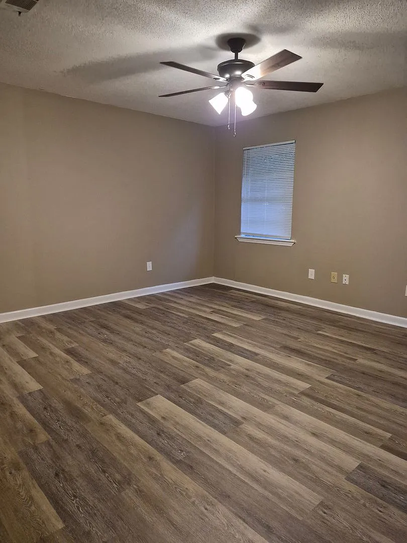 Beautiful 3bd/1.5ba home ready to rent — Photo 3