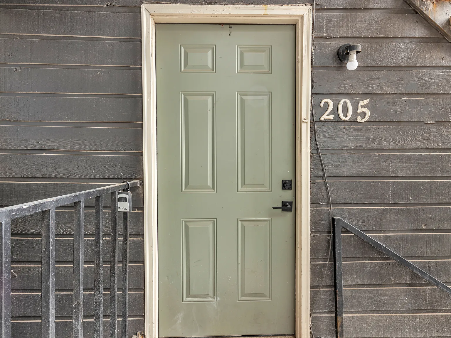 2 bed, 950 sqft, $1,400 — Photo 3