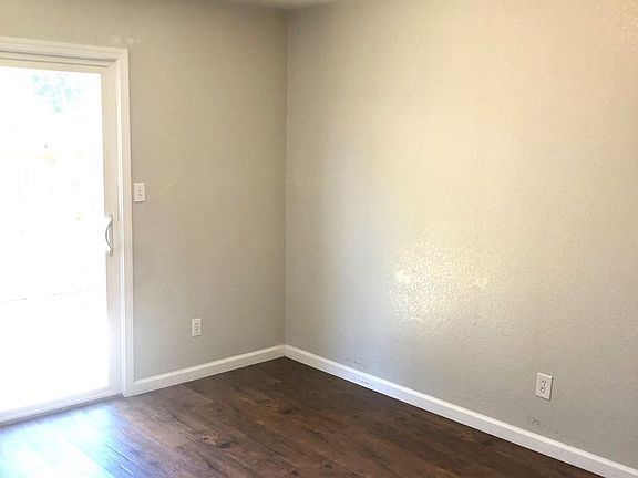 3rd image of 916 Vermont Ave #922