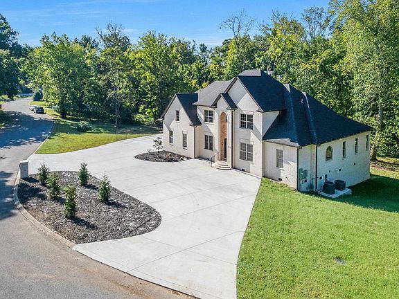 2nd image of 109 Oak Hill Dr