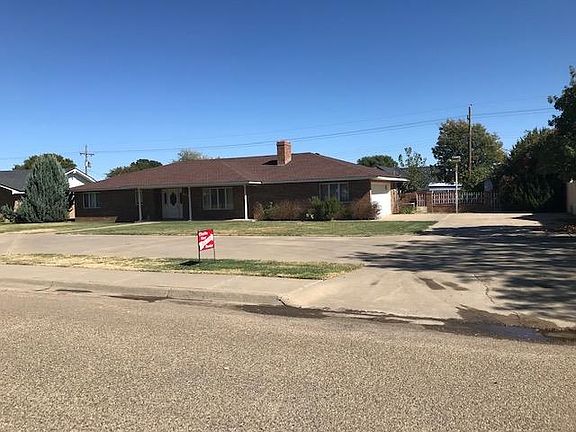 2nd image of 406 Douglas St