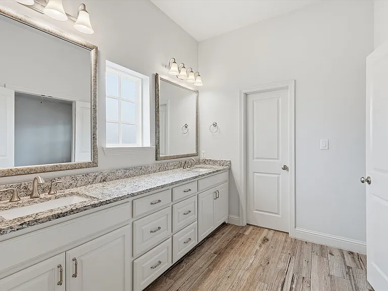 531 Sandy Ln — Photo 21