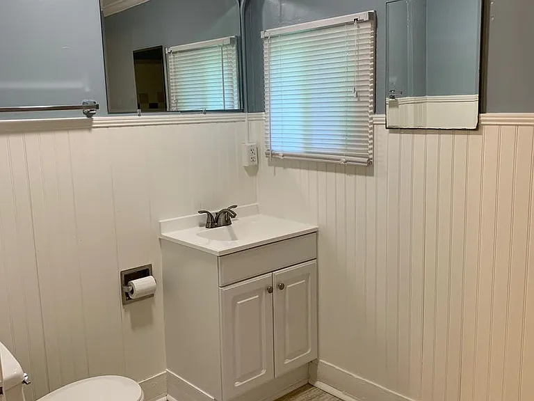 908 Pichard St — Photo 4
