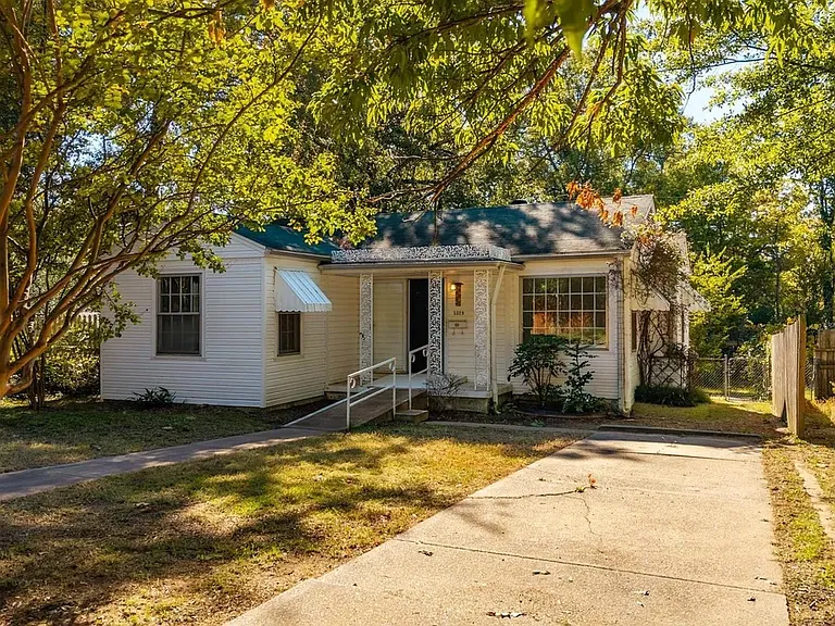 5329 Lee Ave — Photo 1