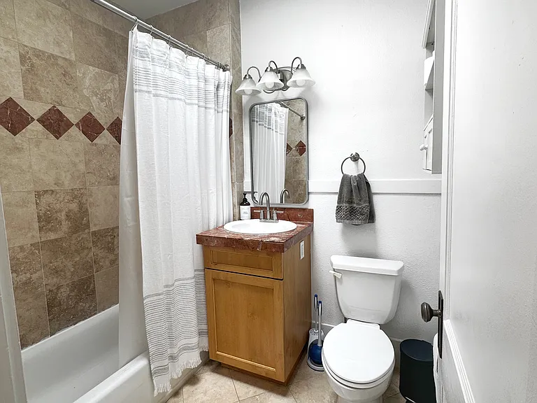 206 S Emerson St — Photo 17