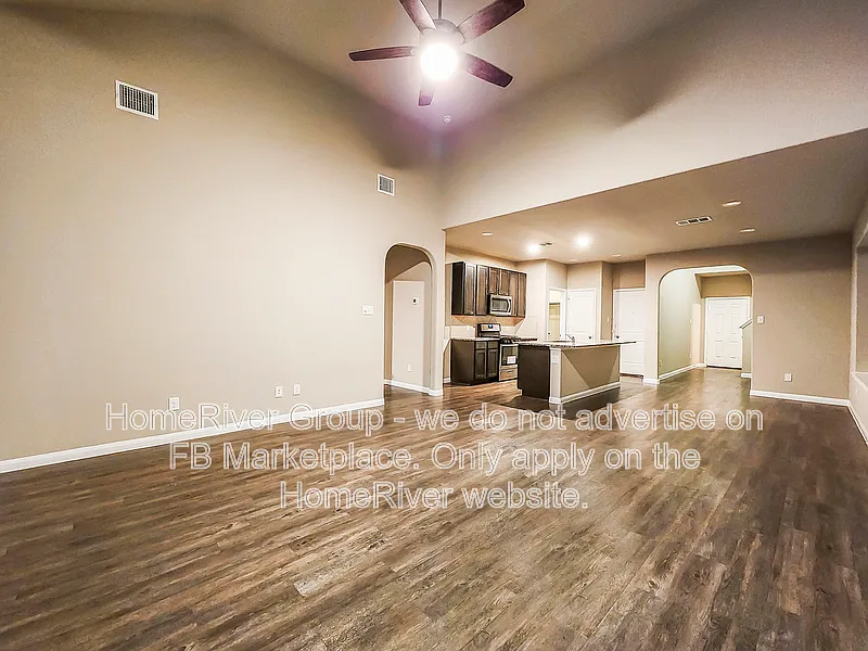 4 bed, 2.5 bath, 2125 sqft, $1,950 — Photo 3