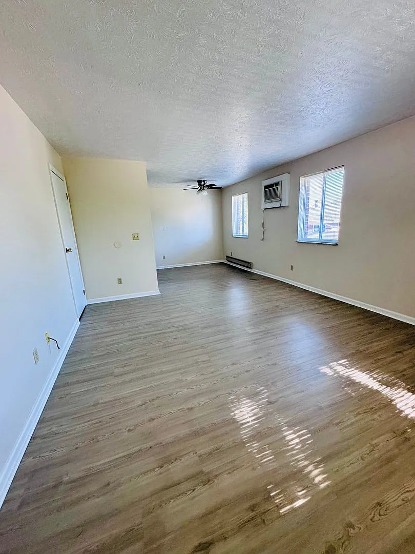 1408 Jackson Lane Multi Unit — Photo 2