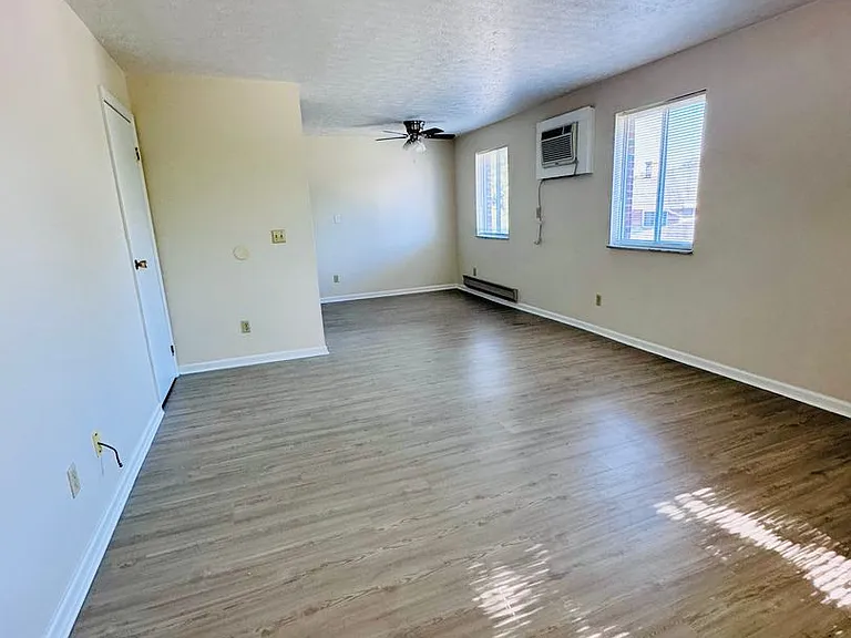 1408 Jackson Ln — Photo 11