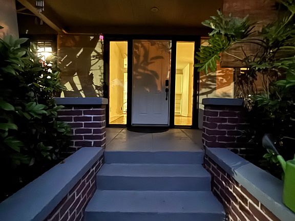 2nd image of 3216 1/2 Sherwood Ave