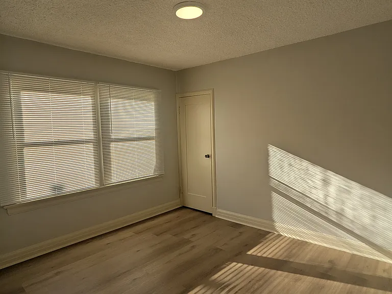 4120 Van Buren Pl — Photo 5