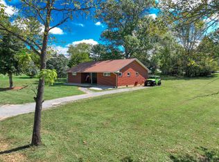 1217 Oakwood St, Bedford, VA 24523