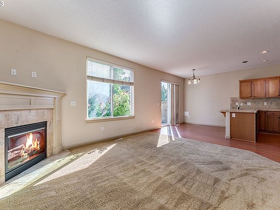 3rd image of 5915 NE 60th Cir