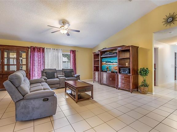 5th image of 2121 Seward Dr