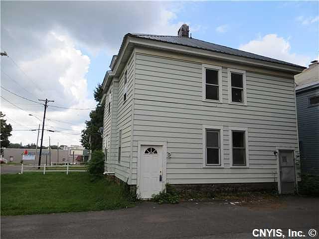 2nd image of 371 S 3rd St