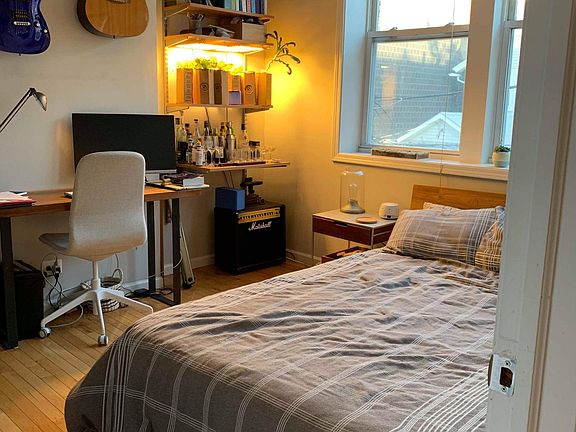 4th image of 711 N Hoyne Ave APT 2S