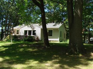 1520 W Saginaw Rd, Sanford, MI 48657