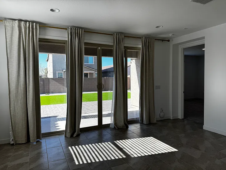 9434 W Turney Ave — Photo 18