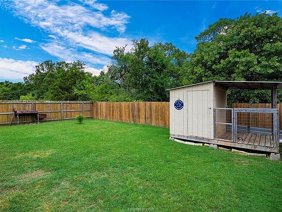 5th image of 4129 Whispering Creek Dr