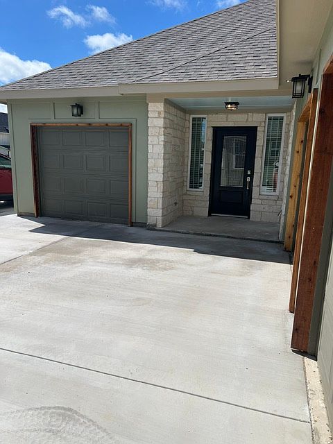 1st image of 12600 Plassmeyer Pl