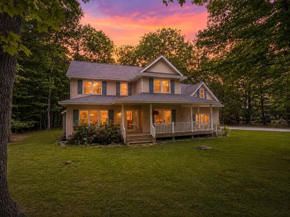 1424 Timber Ridge Dr, Manistee, MI 49660