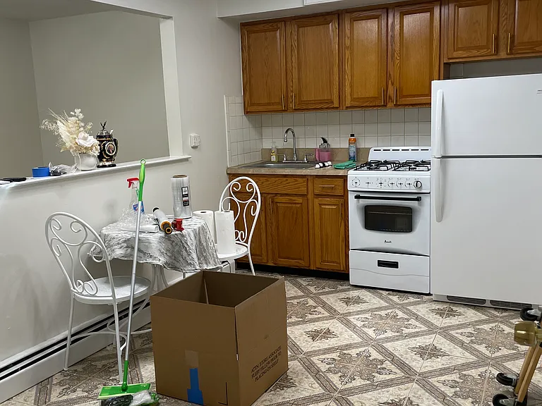 large eat in kitchen