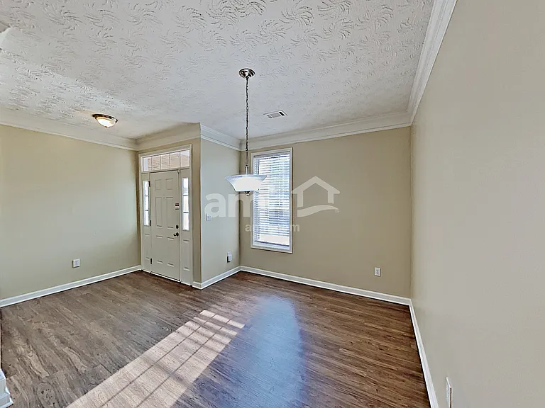 2319 Clipper Ln — Photo 9