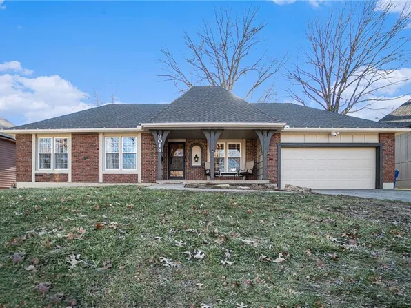 9018 Newton St, Overland Park, KS 66212