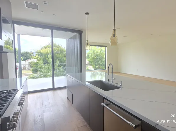 2011 Barry Ave, Los Angeles, CA 90025