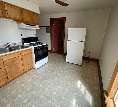 2nd image of 202 E Green St