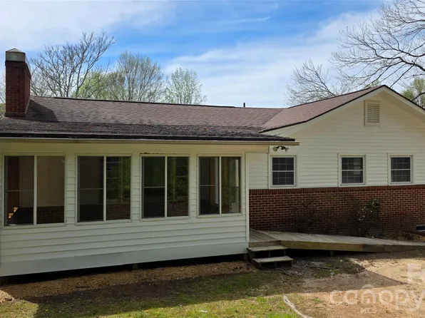 1627 Greenville Hwy, Hendersonville, NC 28792