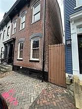 617 Avery St — Photo 3