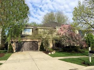 951 Creek Bend Dr, Vernon Hills, IL 60061