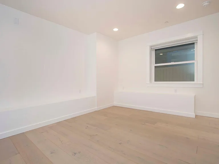 1045 Cabrillo St #7 — Photo 5